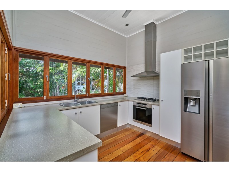 7 Thomas Street, Cairns North QLD 4870