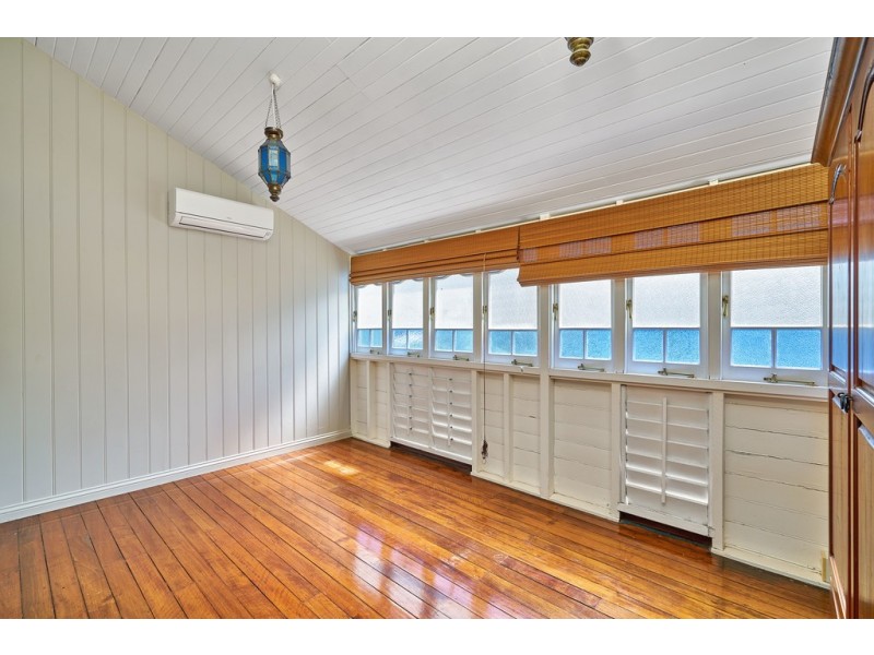 7 Thomas Street, Cairns North QLD 4870