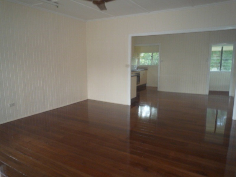 80 Hayward Street, Mooroobool QLD 4870