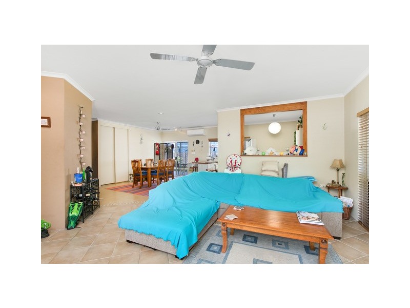 6 Milford Close, Kanimbla QLD 4870