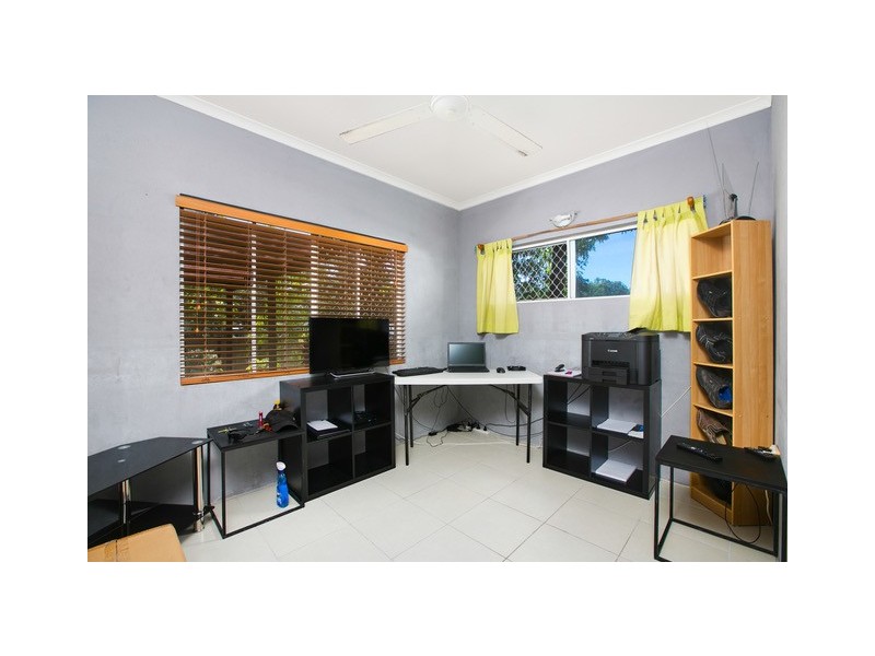 6 Milford Close, Kanimbla QLD 4870