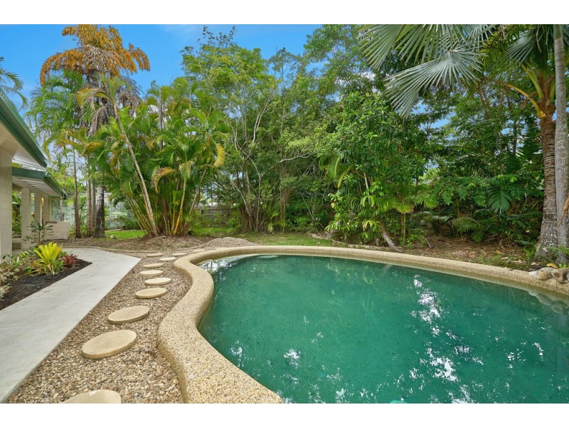 6 Milln Close, Clifton Beach QLD 4879