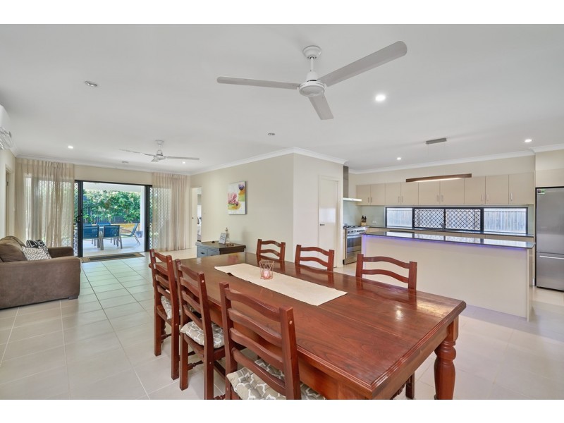 59 Springbrook Avenue, Redlynch QLD 4870