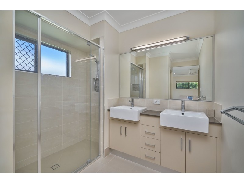 59 Springbrook Avenue, Redlynch QLD 4870