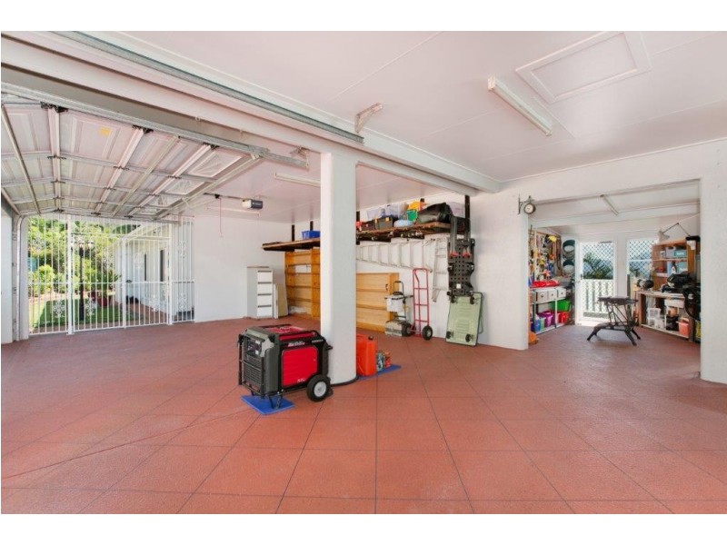 36 Guthrie Place, Bentley Park QLD 4869