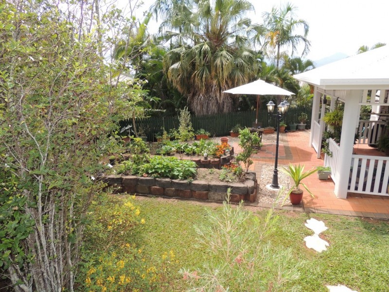 36 Guthrie Place, Bentley Park QLD 4869