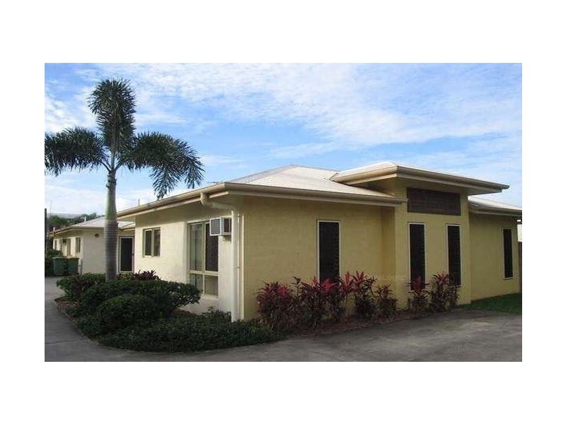 4/4-8 Pool Close, Woree QLD 4868