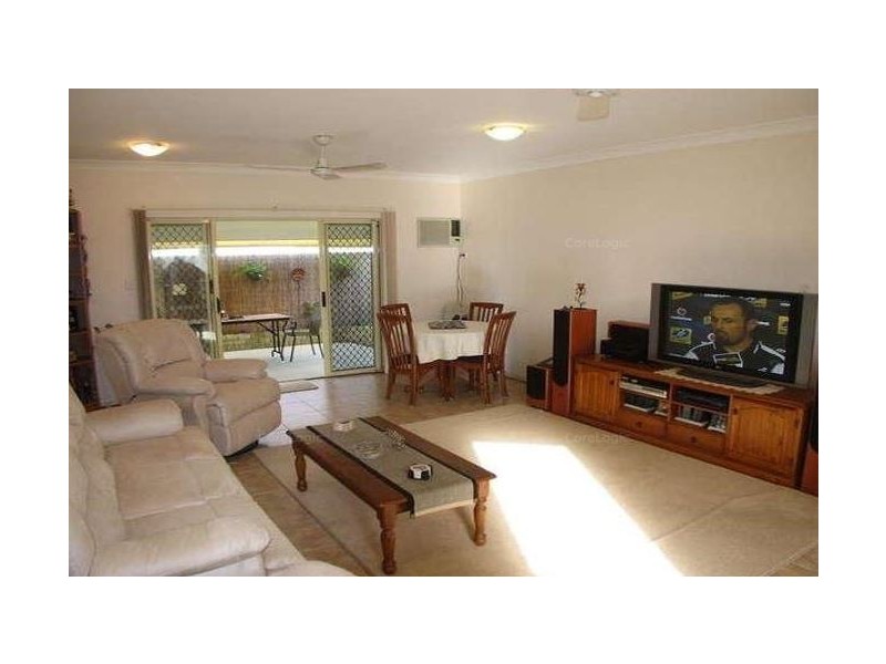 4/4-8 Pool Close, Woree QLD 4868