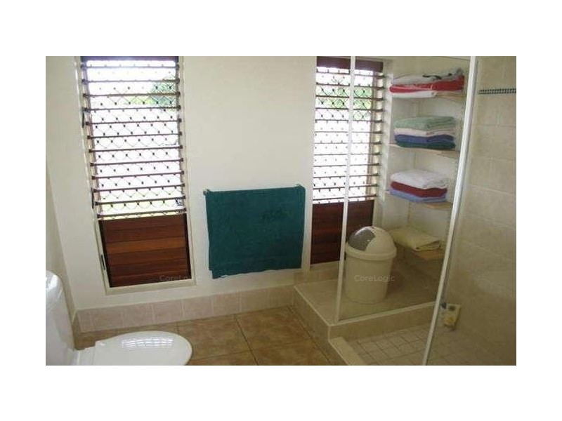 4/4-8 Pool Close, Woree QLD 4868