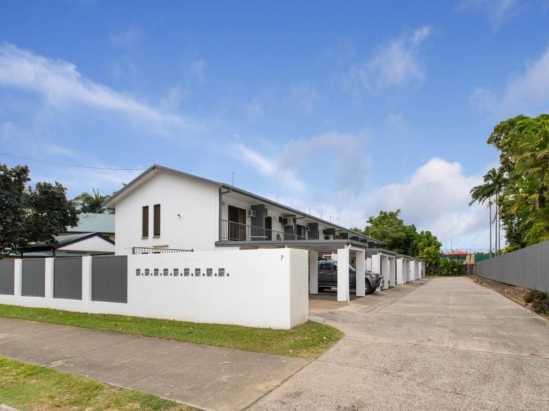 6/7 Rigg Street, Woree QLD 4868