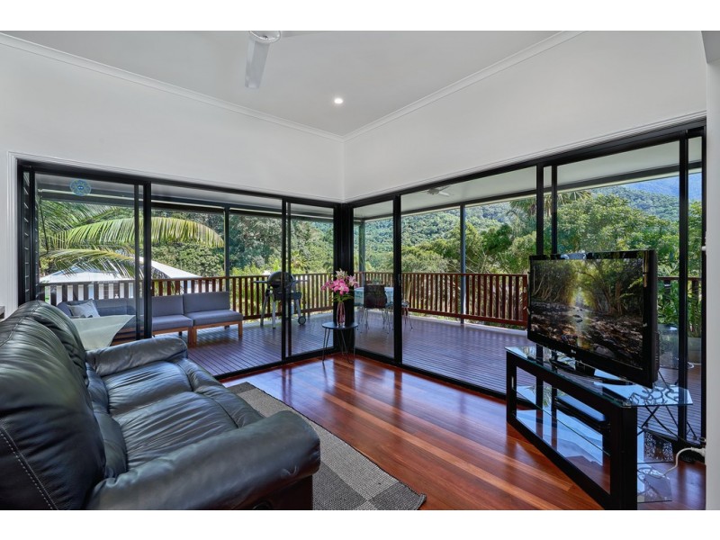 12 Ben Bolt Close, Redlynch QLD 4870