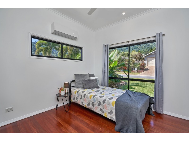 12 Ben Bolt Close, Redlynch QLD 4870