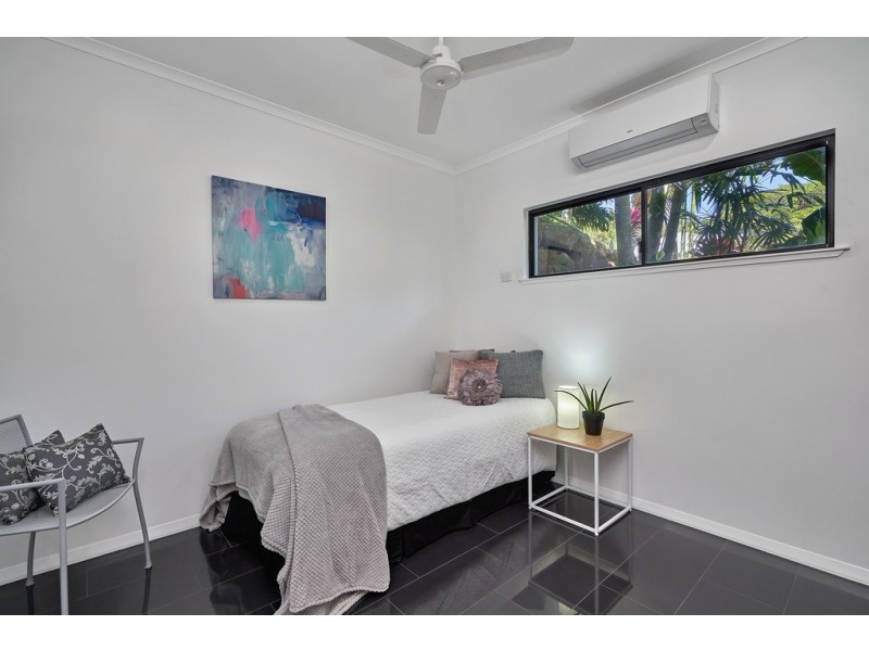 12 Ben Bolt Close, Redlynch QLD 4870