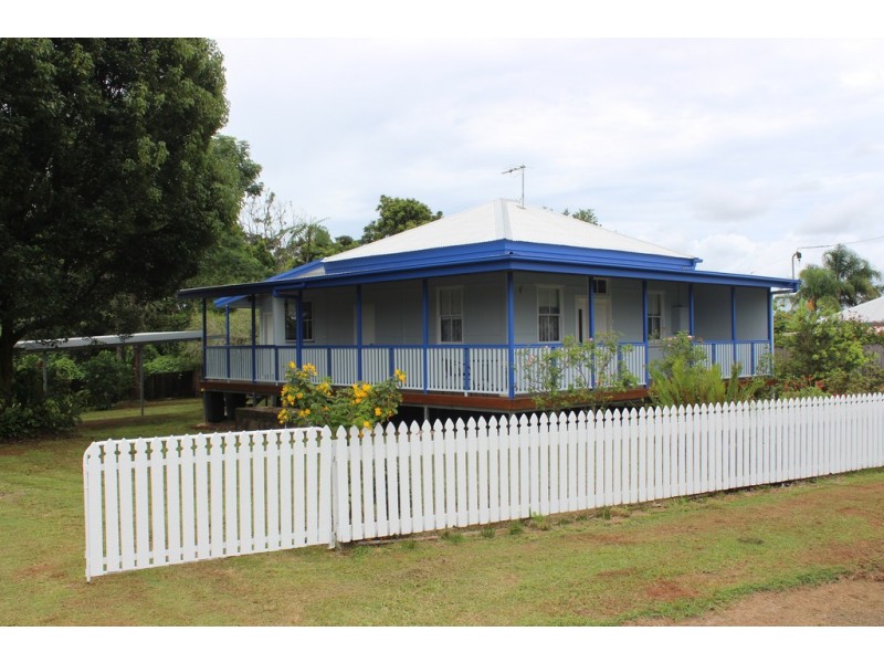 8 Oak Street, Millaa Millaa QLD 4886