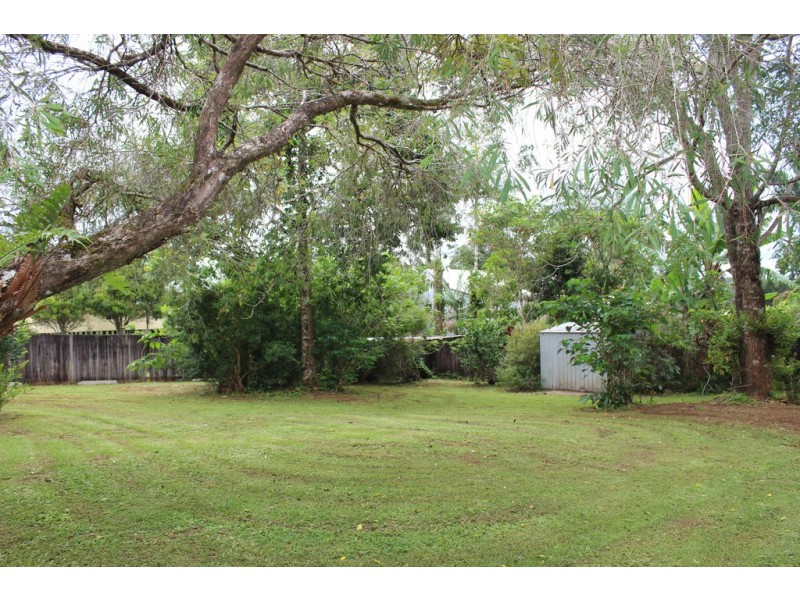 8 Oak Street, Millaa Millaa QLD 4886