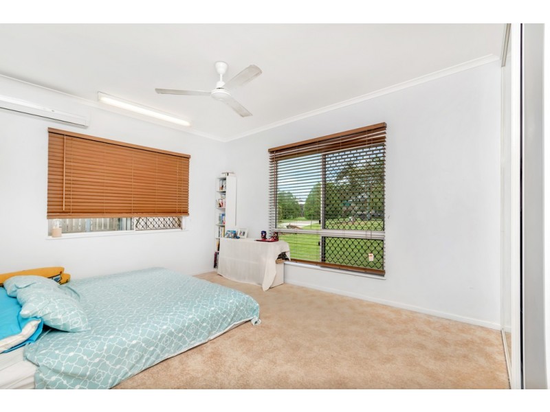 16 Blackbird Close, Bentley Park QLD 4869