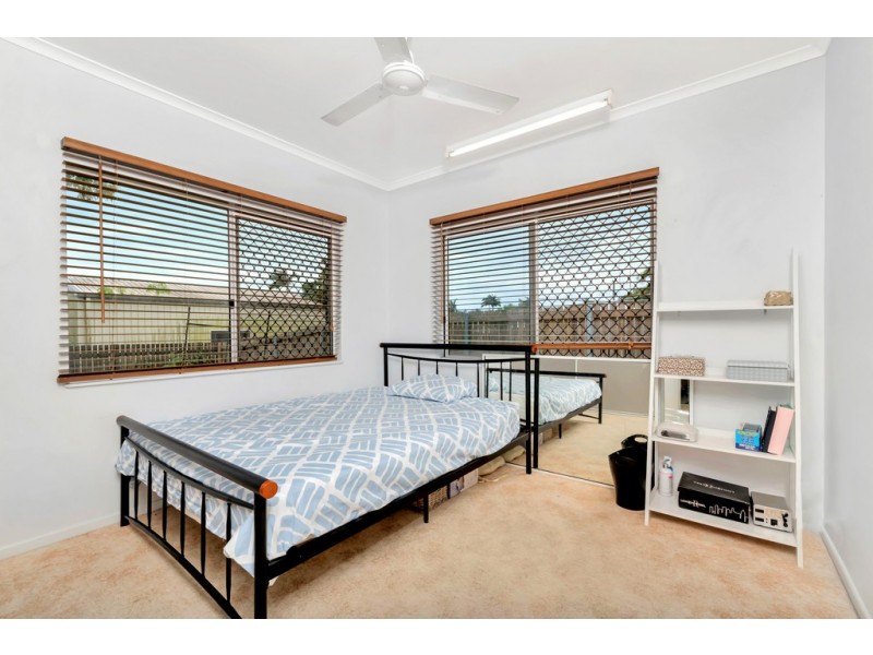 16 Blackbird Close, Bentley Park QLD 4869