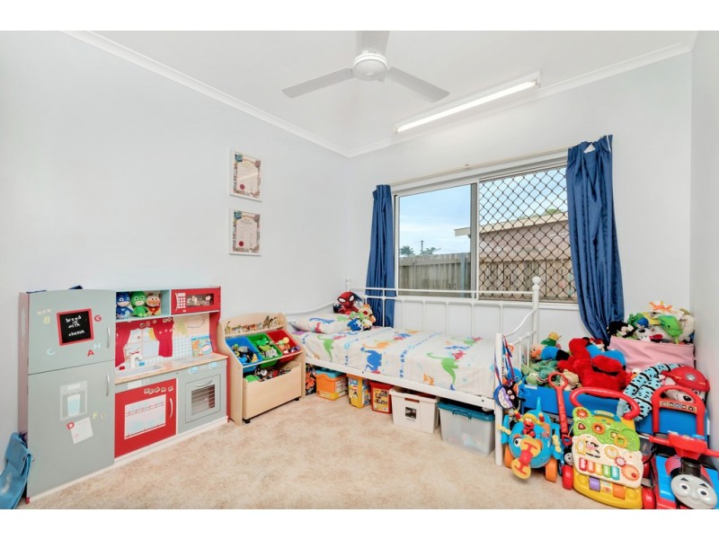 16 Blackbird Close, Bentley Park QLD 4869