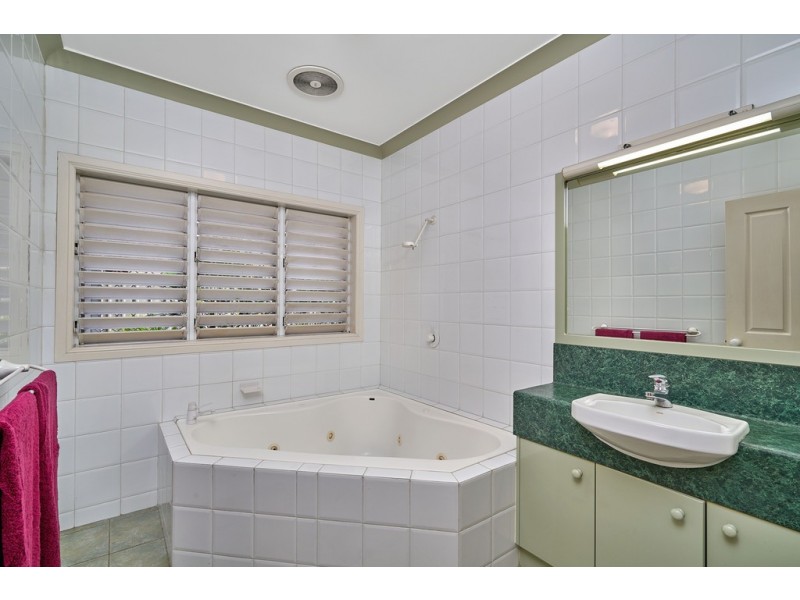 219 Lake Street, Cairns North QLD 4870