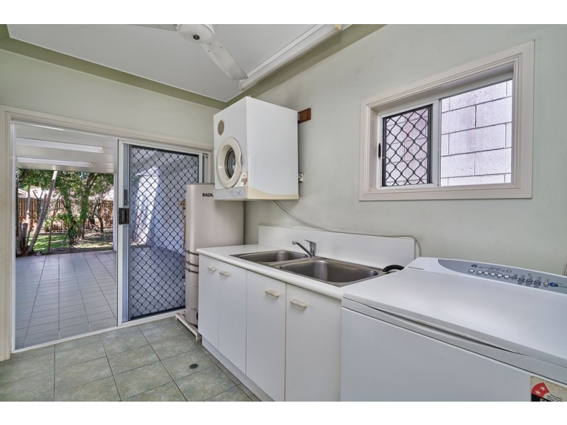 219 Lake Street, Cairns North QLD 4870