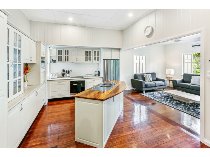 317 Lake Street, Cairns North QLD 4870