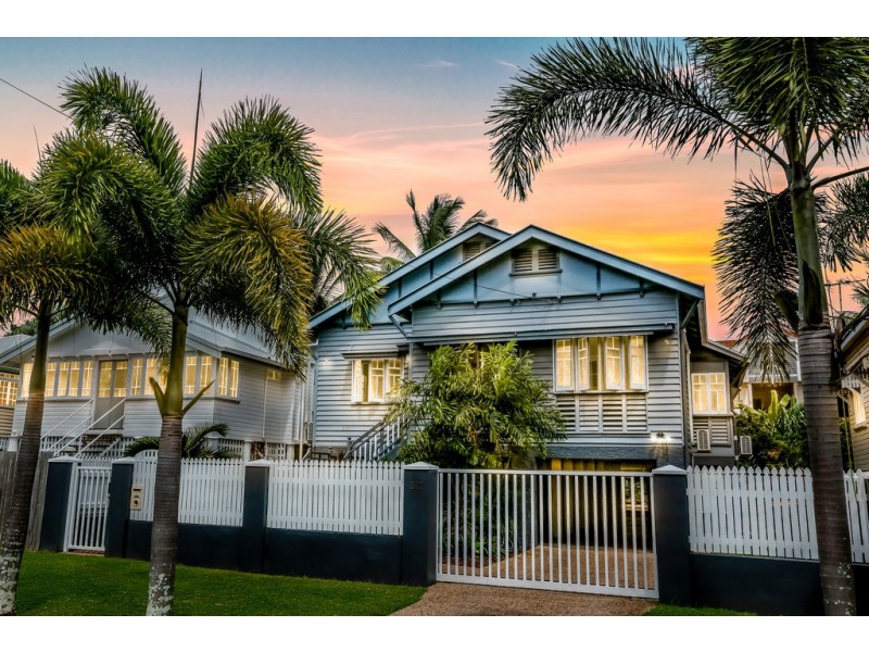 317 Lake Street, Cairns North QLD 4870