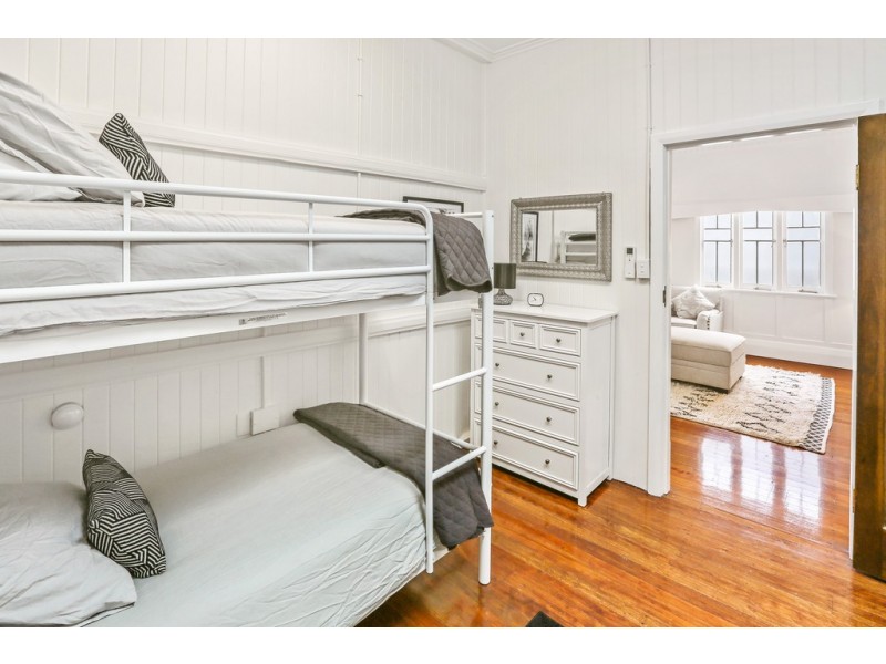 317 Lake Street, Cairns North QLD 4870