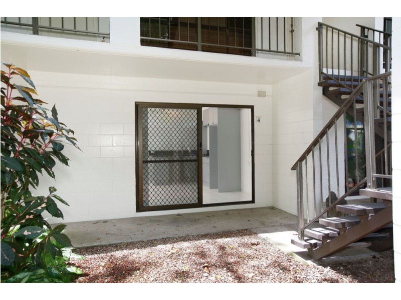 4/4 McPherson Close, Edge Hill QLD 4870