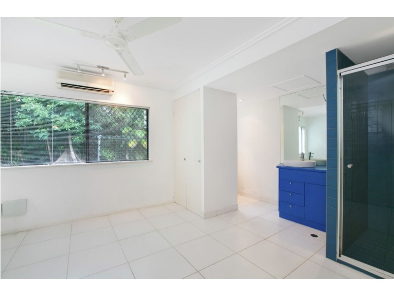 4/4 McPherson Close, Edge Hill QLD 4870
