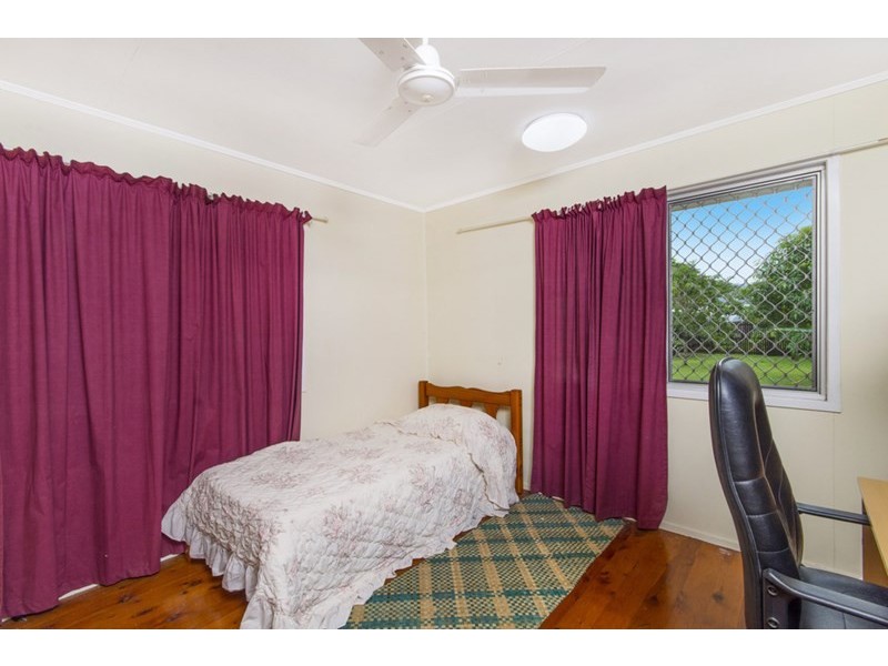 Manoora QLD 4870