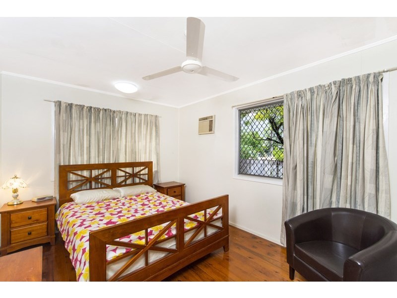 Manoora QLD 4870