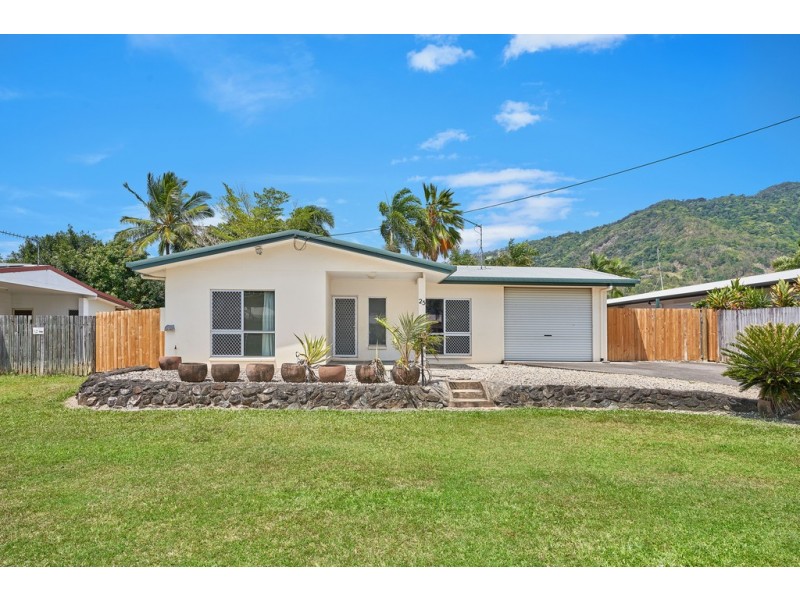 25 Dunbar Street, Mooroobool QLD 4870