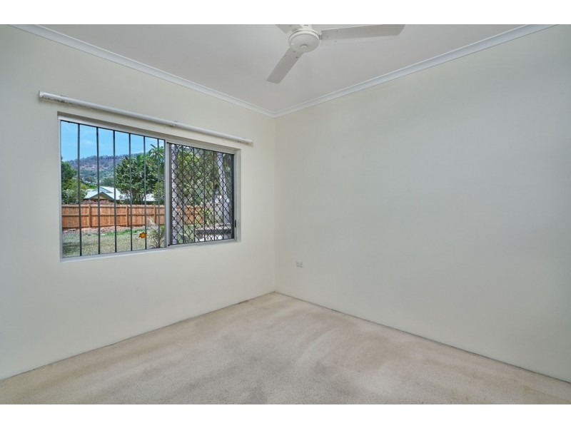 25 Dunbar Street, Mooroobool QLD 4870