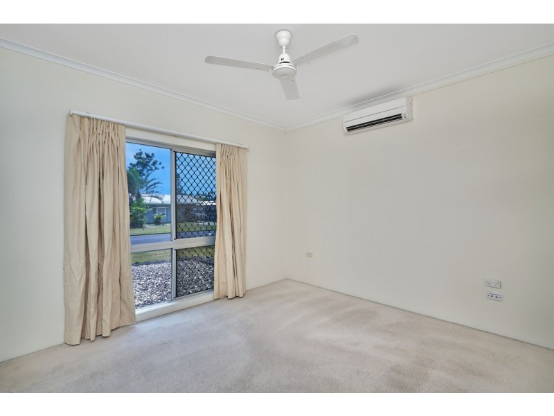 25 Dunbar Street, Mooroobool QLD 4870