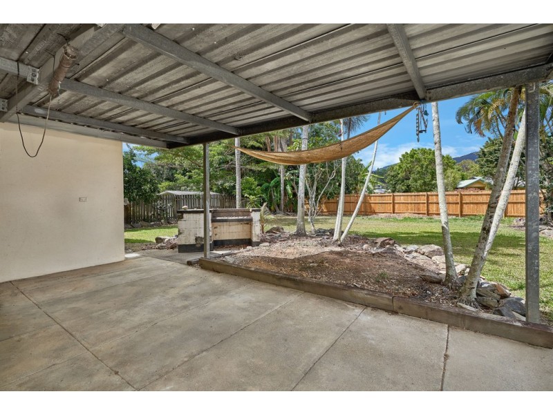 25 Dunbar Street, Mooroobool QLD 4870