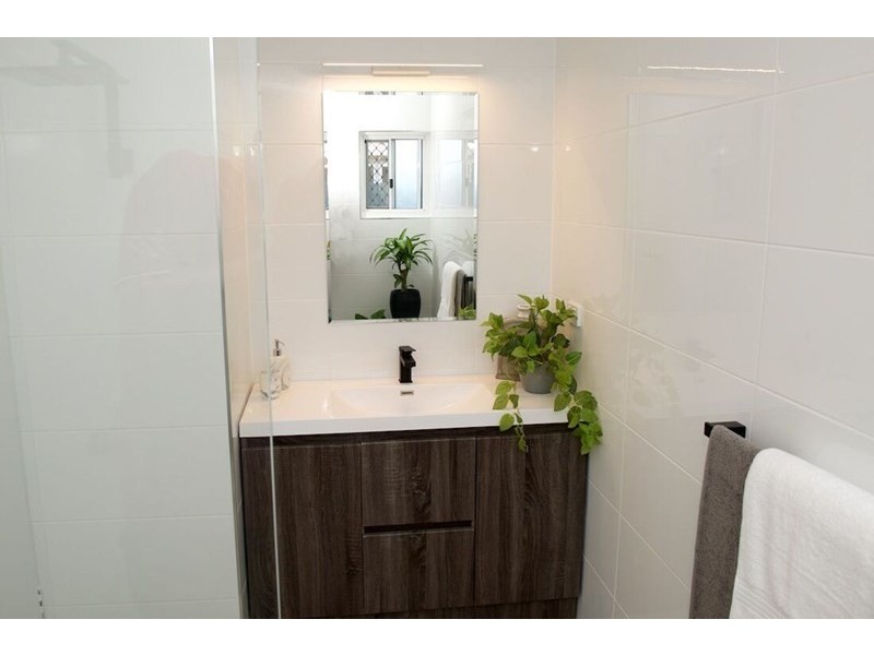 Westcourt QLD 4870
