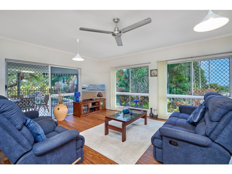 38 Summer Hill Drive, Mooroobool QLD 4870
