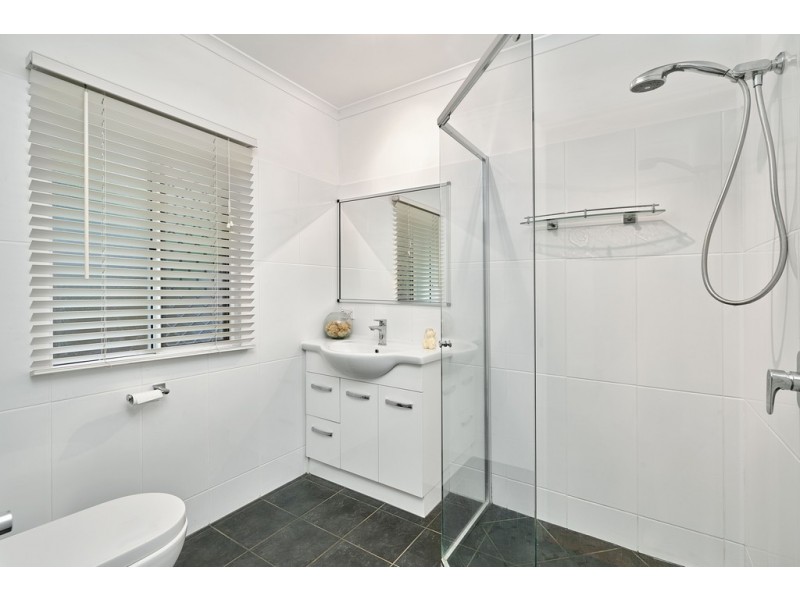 38 Summer Hill Drive, Mooroobool QLD 4870