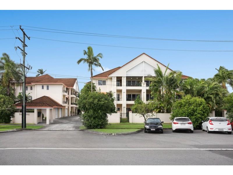 28/327 Lake Street, Cairns North QLD 4870