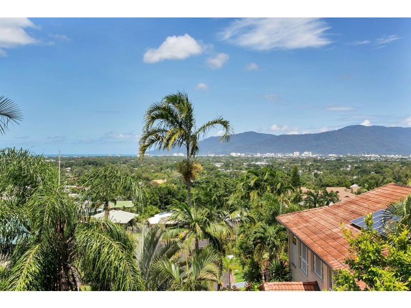 11 Rosemont Court, Mooroobool QLD 4870