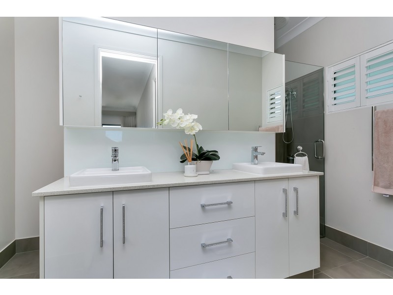 11 Rosemont Court, Mooroobool QLD 4870