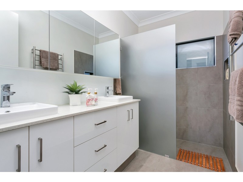 11 Rosemont Court, Mooroobool QLD 4870