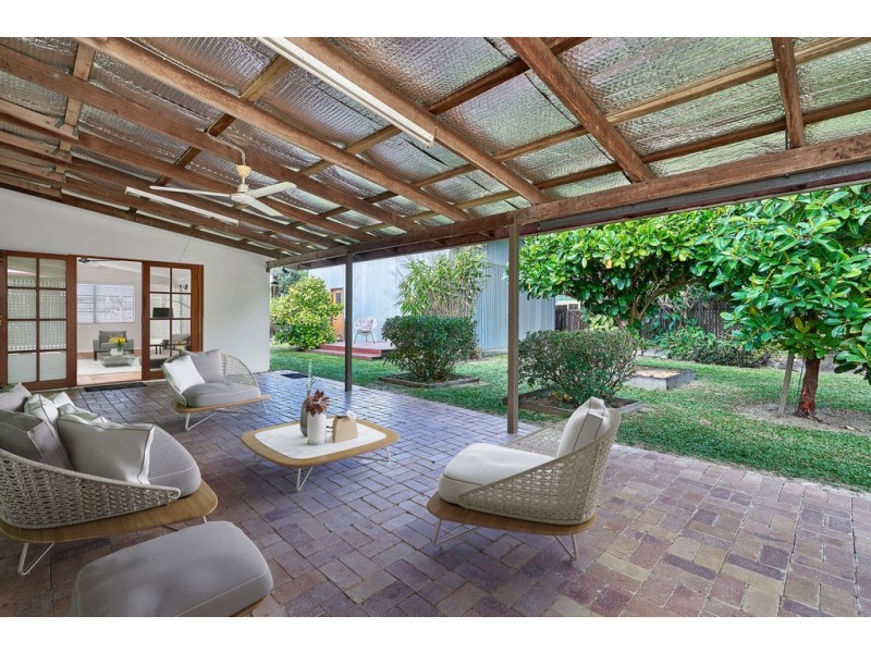 99 Upper Richardson Street, Whitfield QLD 4870