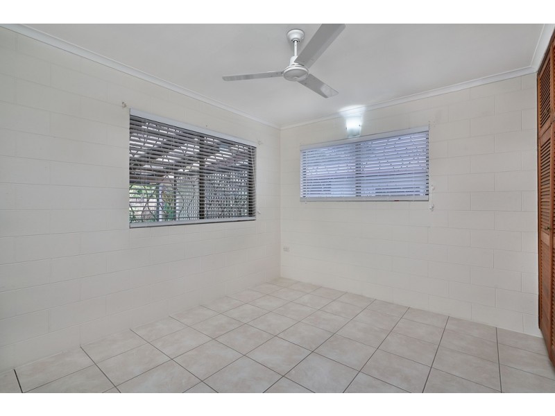 99 Upper Richardson Street, Whitfield QLD 4870