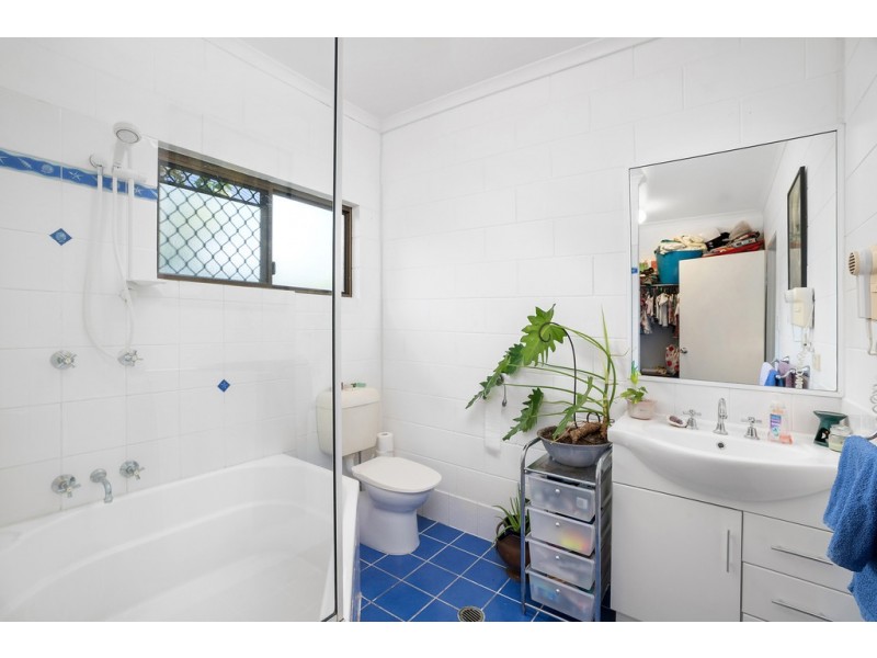 6 Cayley Street, Trinity Beach QLD 4879