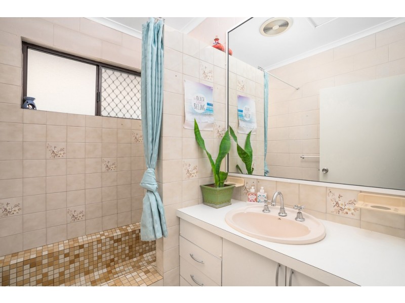 6 Cayley Street, Trinity Beach QLD 4879