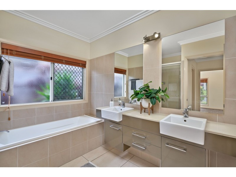 9 Ashwood Circuit, Smithfield QLD 4878