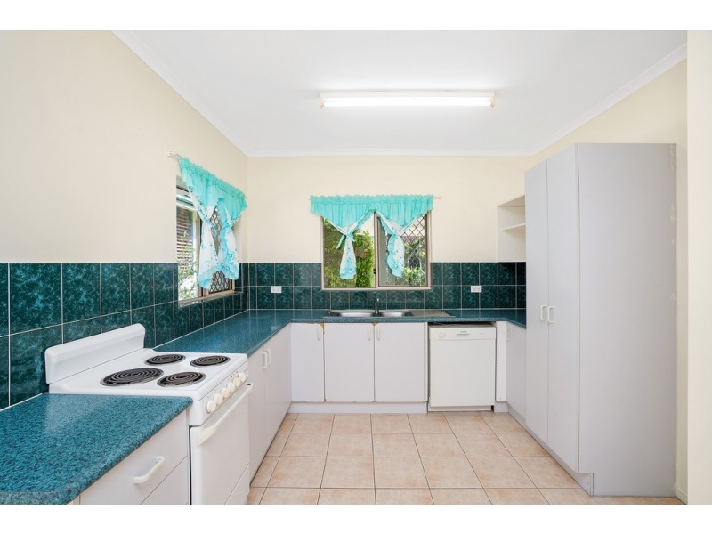 62 Silky Oak Court, Mooroobool QLD 4870