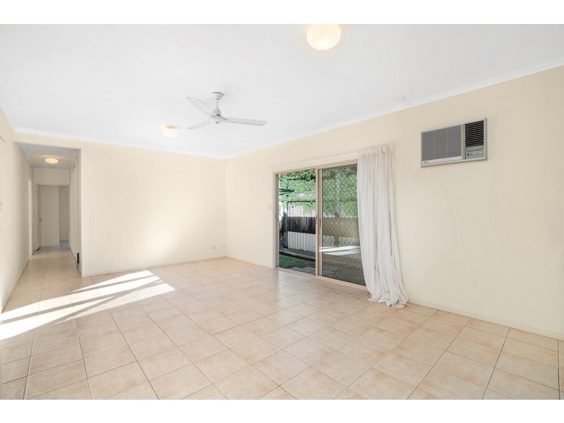 62 Silky Oak Court, Mooroobool QLD 4870