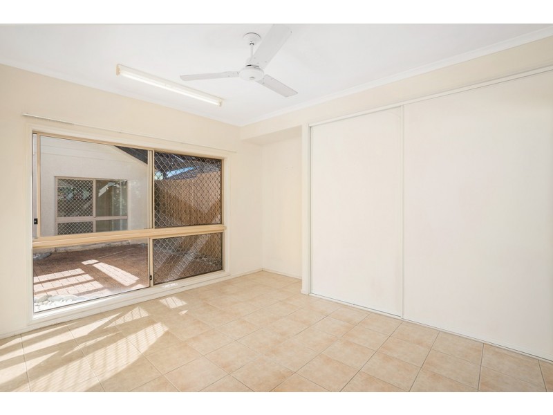 62 Silky Oak Court, Mooroobool QLD 4870